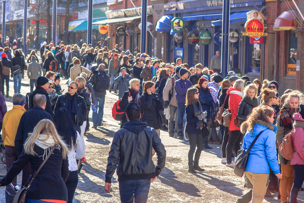 Jyväskyläläiset jonottivat roskaruokaa