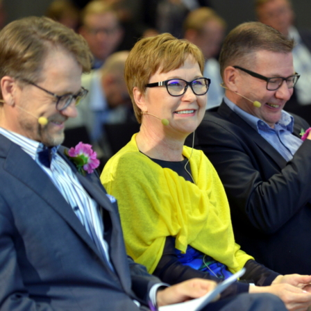 Sitran yliasiamies Mikko Kosonen, STM:n johtaja Sinikka Salo ja Sitran johtaja Antti Kivelä Tiedosta tekoihin -tilaisuudessa Finlandiatalossa 17.6.2016